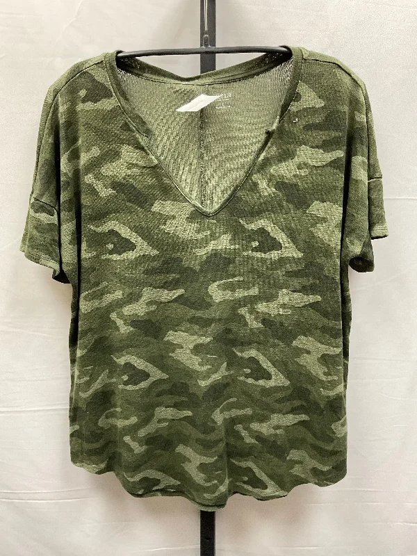 women's tops for those who value both quality and affordabilityCamouflage Print Top Short Sleeve Ana, Size L