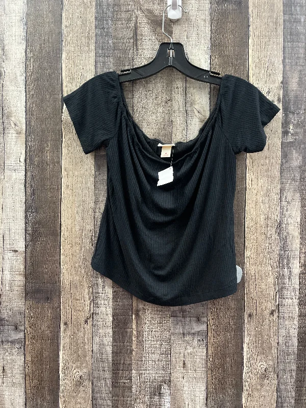 women's tops with cold-shoulder cutsBlack Top Short Sleeve Mossimo, Size M